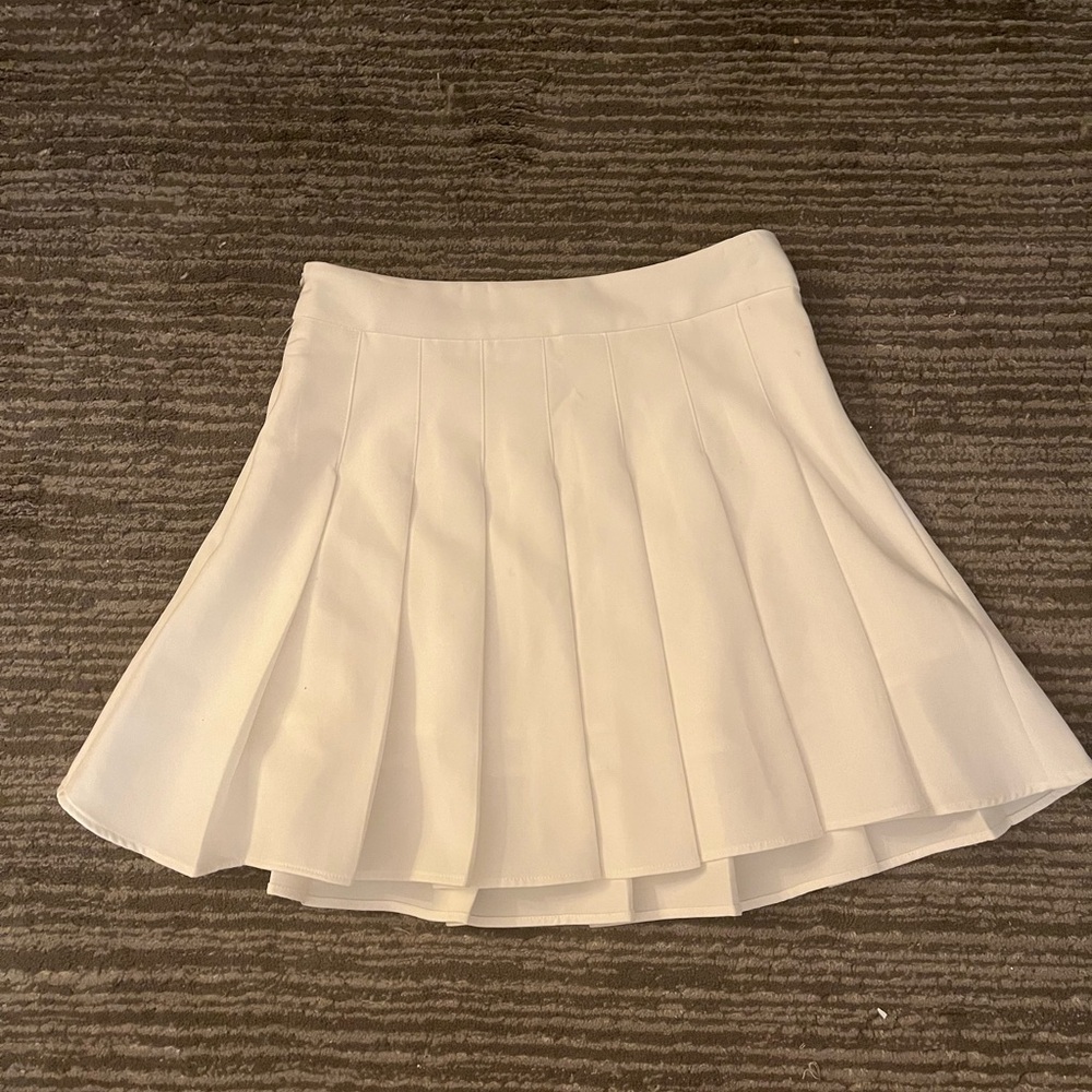 Cute White Pleated Skirt